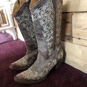 LACE CORRAL COWBOY BOOTS